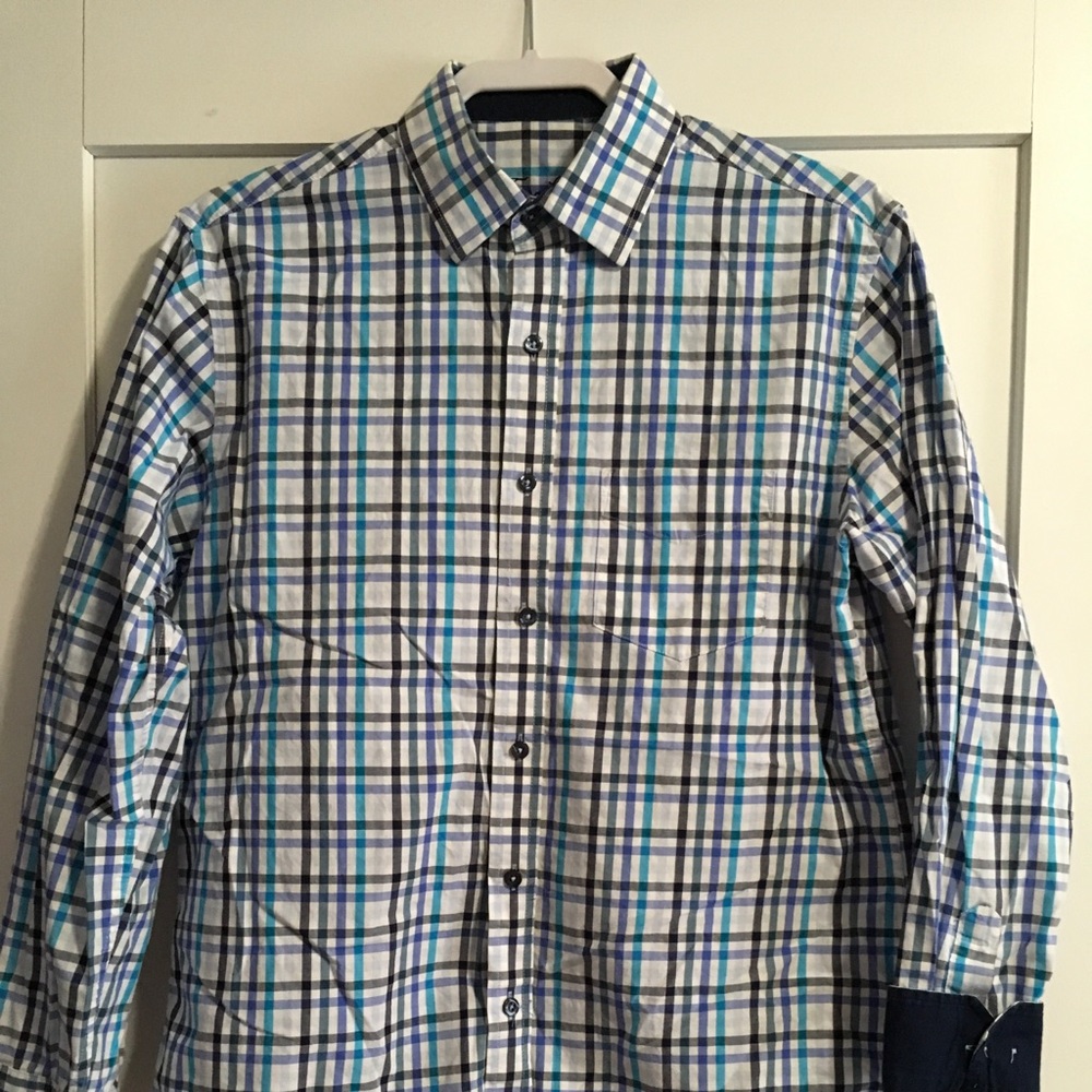 Like new men’s dress shirt.